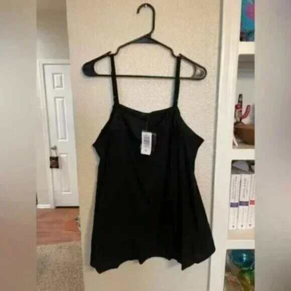 NWT TORRID Texture Knit Woven Eyelet Square Neck Swing Tank - Picture 4 of 9